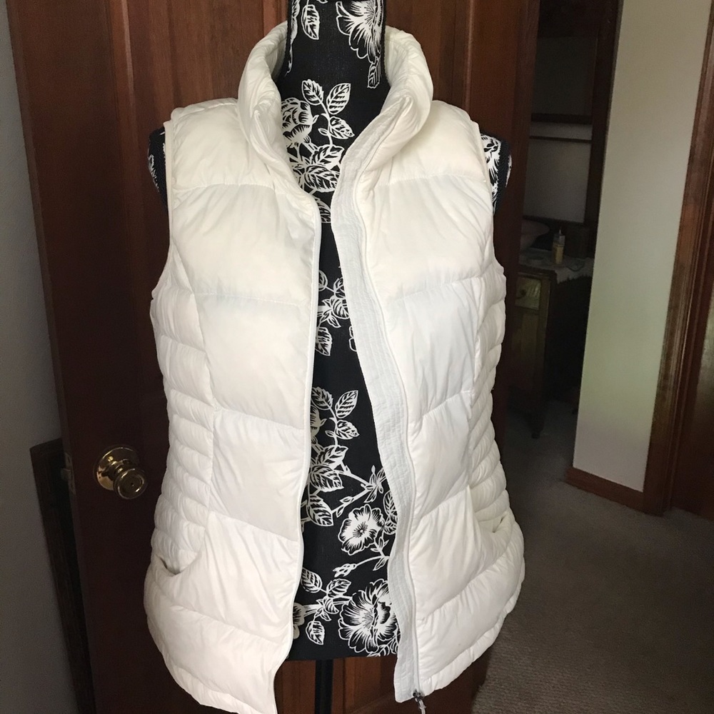 Vest white 32 degrees